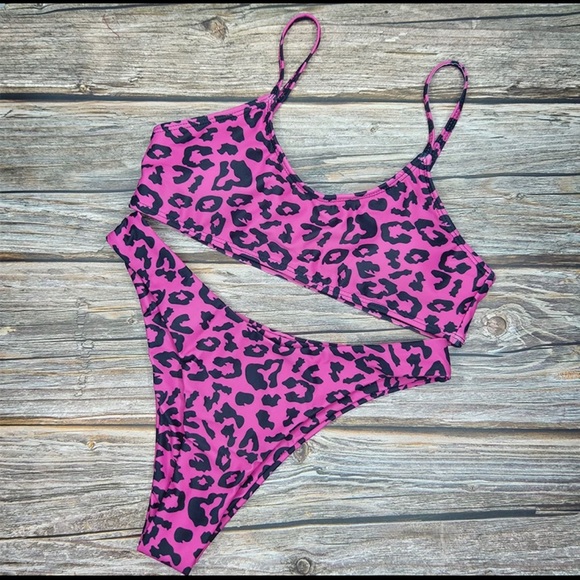 Other - 🎉Pink Leopard print Bikini set